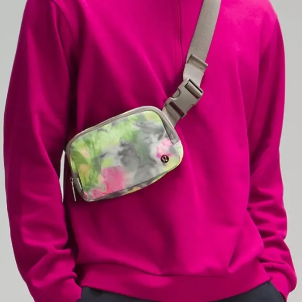 🔥LULULEMON EVERYWHERE BELT BAG 1L-HYPER DYE MULTI/ROVER PRINT🔥 - Picture 10 of 16